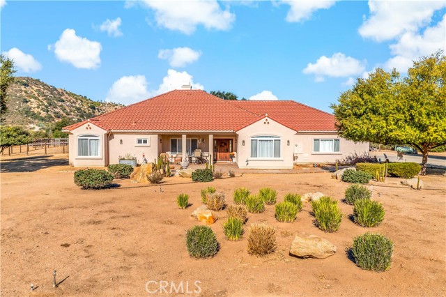 Detail Gallery Image 1 of 58 For 10204 Mount Olympus Valley Rd, Fallbrook,  CA 92028 - 3 Beds | 2/1 Baths