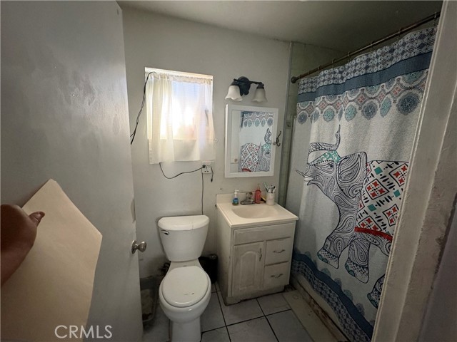 6628 Rose Avenue, Long Beach CA: https://media.crmls.org/medias/618a5034-8b87-46dd-9178-124c8ae0eb0d.jpg