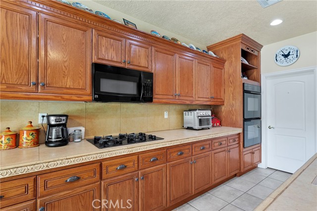 Detail Gallery Image 22 of 65 For 13070 Spring Valley Pkwy, Victorville,  CA 92395 - 4 Beds | 3 Baths