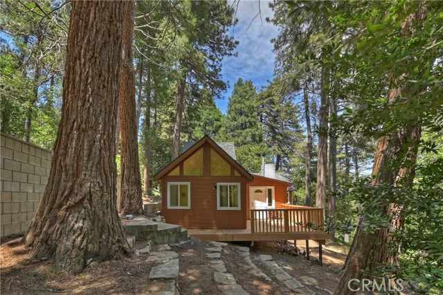 Detail Gallery Image 1 of 59 For 996 Coulter Pine Rd, Crestline,  CA 92325 - 3 Beds | 1 Baths