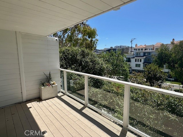 Detail Gallery Image 6 of 15 For 400 Goldenrod Ave, Corona Del Mar,  CA 92625 - 0 Beds | 1 Baths