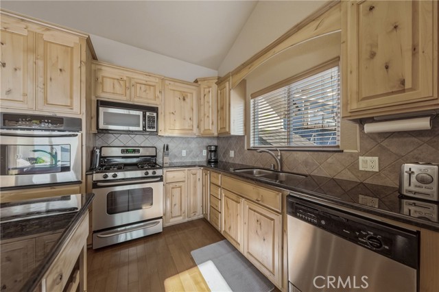 3790 Lakeshore Boulevard, Lakeport CA: https://media.crmls.org/medias/618c104f-933f-45d3-8e74-07d4017b761d.jpg