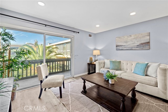 Detail Gallery Image 7 of 33 For 770 W Imperial Ave #68,  El Segundo,  CA 90245 - 2 Beds | 2 Baths