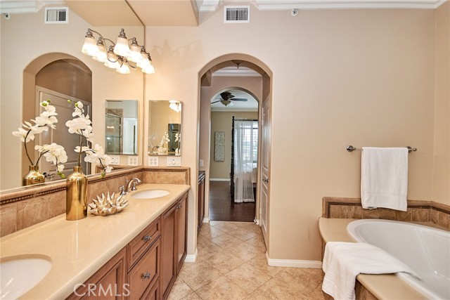 Detail Gallery Image 40 of 58 For 4002 Emerald Downs Dr, Yorba Linda,  CA 92886 - 3 Beds | 2/1 Baths
