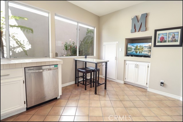 Detail Gallery Image 10 of 28 For 81 Cottage Ln, Aliso Viejo,  CA 92656 - 3 Beds | 2/1 Baths