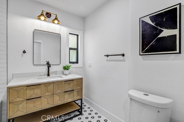 2327 Bonnie Brae, Santa Ana CA: https://media.crmls.org/medias/618d59ad-3c71-4b9e-a547-b4779e268605.jpg