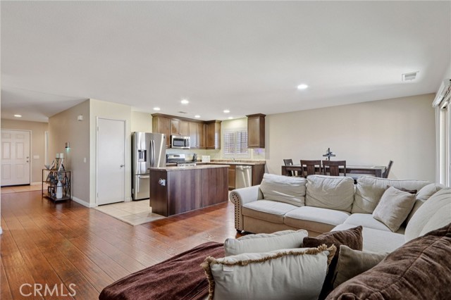 Detail Gallery Image 6 of 34 For 3086 Hawthorne Rd, Perris,  CA 92571 - 3 Beds | 2 Baths