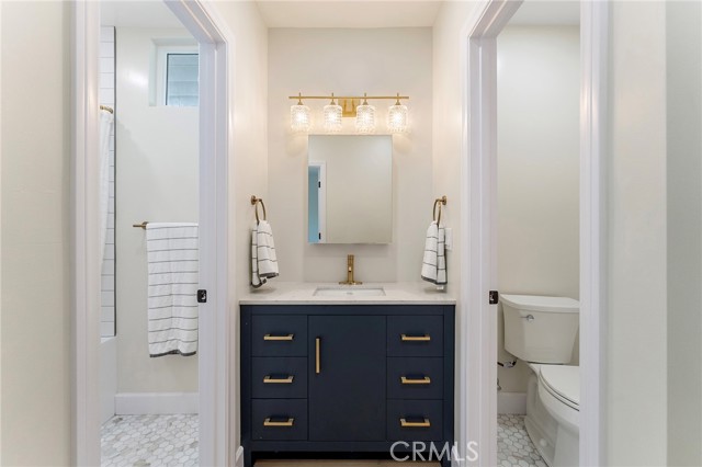 5010 Elmwood Avenue, Los Angeles CA: https://media.crmls.org/medias/618d9cde-dea0-4a71-ba07-60f118edac90.jpg