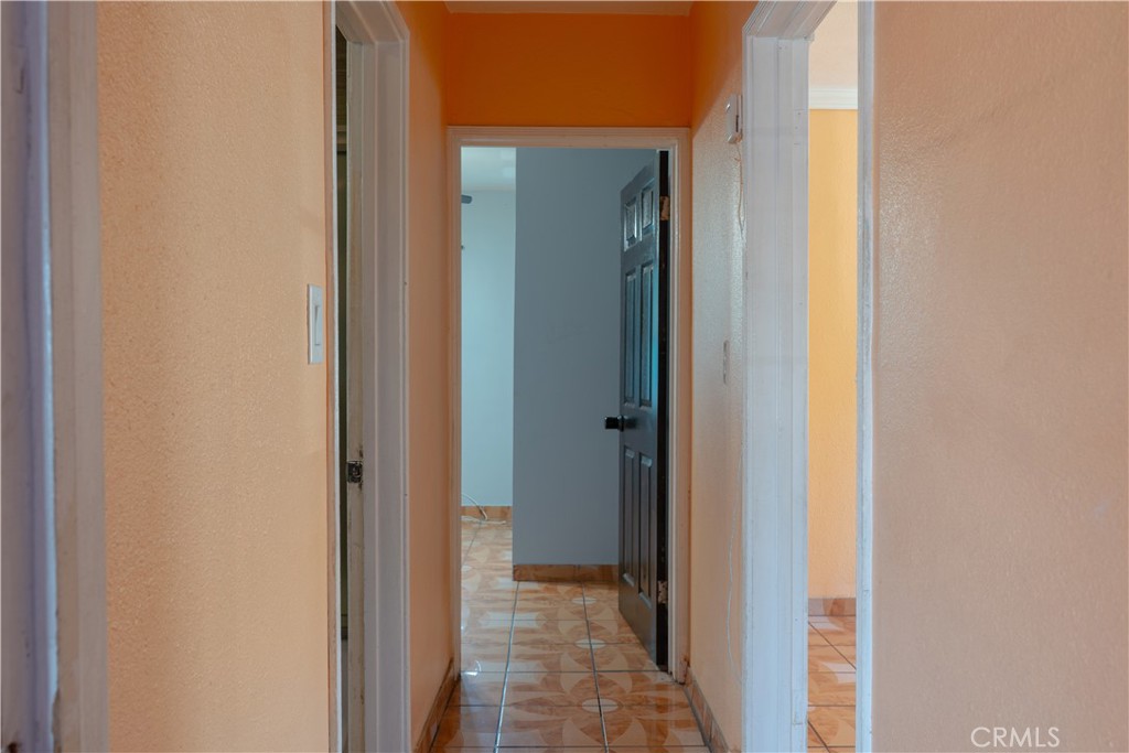 https://media.crmls.org/medias/618e5a6f-461b-4821-8ea3-290d76999eb7.jpg?preset=X-Large