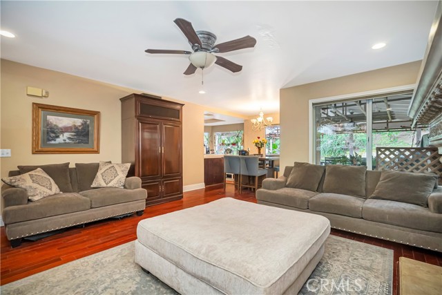 Detail Gallery Image 9 of 21 For 7354 Woodvale Ct, West Hills,  CA 91307 - 4 Beds | 3 Baths