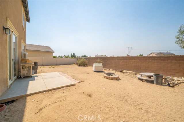 Detail Gallery Image 27 of 49 For 16620 Desert Lily St, Victorville,  CA 92394 - 4 Beds | 2/1 Baths