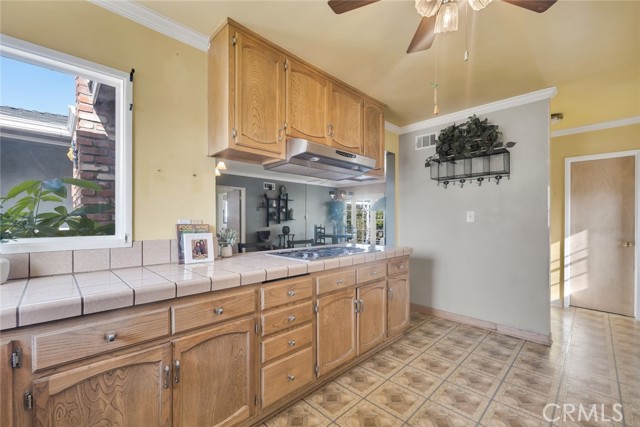 13406 Lancelot Avenue, Norwalk CA: https://media.crmls.org/medias/618f11ec-9247-4d76-ae75-d5b779c6d182.jpg