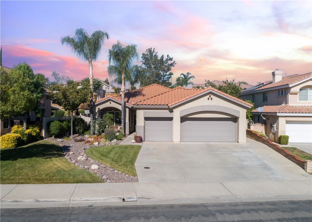 8709 Chesapeake Ln, Riverside, CA 92508