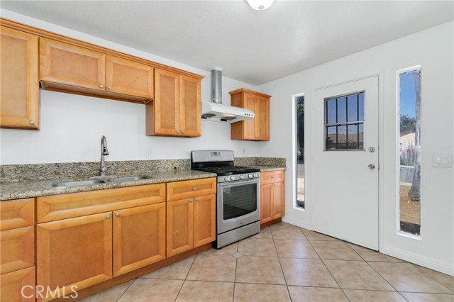 947 Claire Place, Pomona CA: https://media.crmls.org/medias/618fb7fe-0278-404f-8f6f-c86840f9963b.jpg