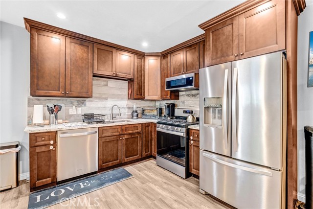 Detail Gallery Image 12 of 23 For 12530 Birch, Hawthorne,  CA 90250 - 3 Beds | 2 Baths