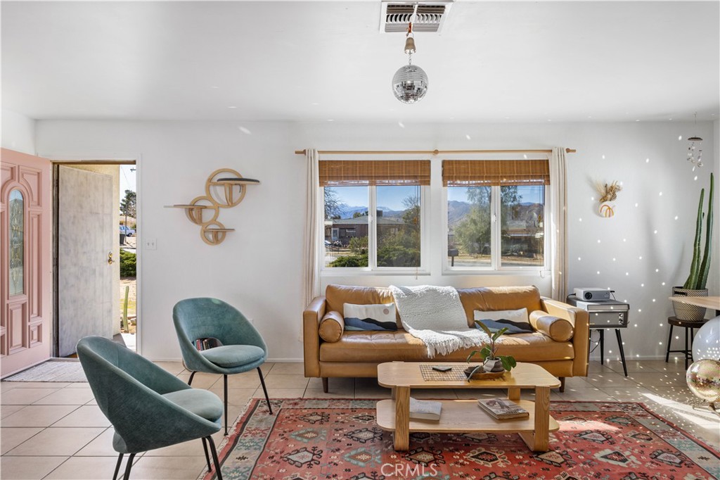 7681 Acoma Trail