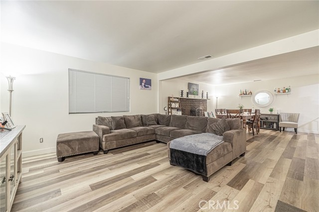 Detail Gallery Image 3 of 26 For 9268 Beech, Fontana,  CA 92335 - 3 Beds | 2 Baths