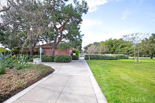 Detail Gallery Image 41 of 45 For 10 Bettoni Aisle, Irvine,  CA 92606 - 3 Beds | 2/1 Baths