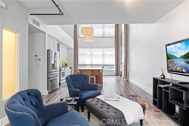 919 E Santa Ana Boulevard, Santa Ana CA: https://media.crmls.org/medias/6191821e-c9b8-400d-bdbd-d74693329869.jpg