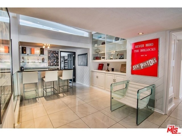 7475 Mulholland Drive, Los Angeles, CA, 90046 7475 Mulholland Drive, Los Angeles, CA, 90046