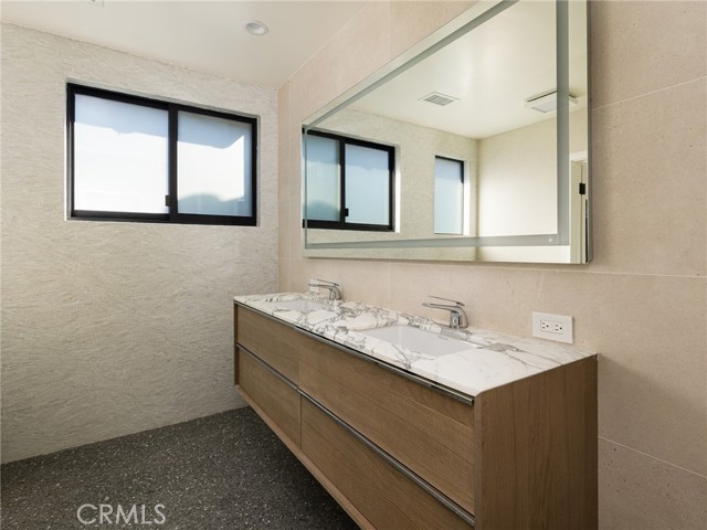 Detail Gallery Image 56 of 62 For 355 Hillcrest St, El Segundo,  CA 90245 - 5 Beds | 3 Baths