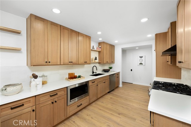 Detail Gallery Image 6 of 14 For 230 Gila Way, Placentia,  CA 92870 - 4 Beds | 2/1 Baths