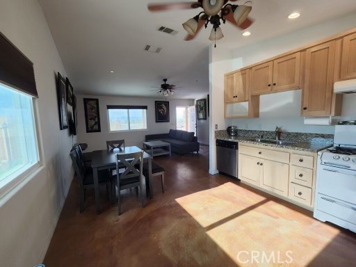 9834 Highland Road, Lucerne Valley, CA, 92356 9834 Highland Road, Lucerne Valley, CA, 92356