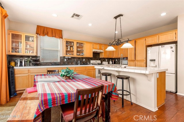 Detail Gallery Image 12 of 28 For 2158 Cypress, Lancaster,  CA 93535 - 4 Beds | 3 Baths