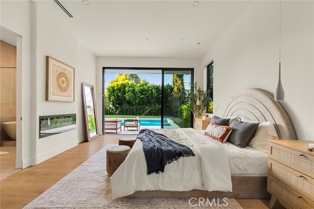 17827 Miranda Street, Encino CA: https://media.crmls.org/medias/6195d122-4270-4fc9-8ed8-6d7e283a5e3b.jpg