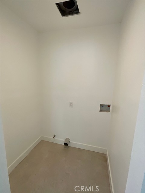 Detail Gallery Image 12 of 13 For 17371 Queens Ln #105,  Huntington Beach,  CA 92647 - 3 Beds | 2 Baths