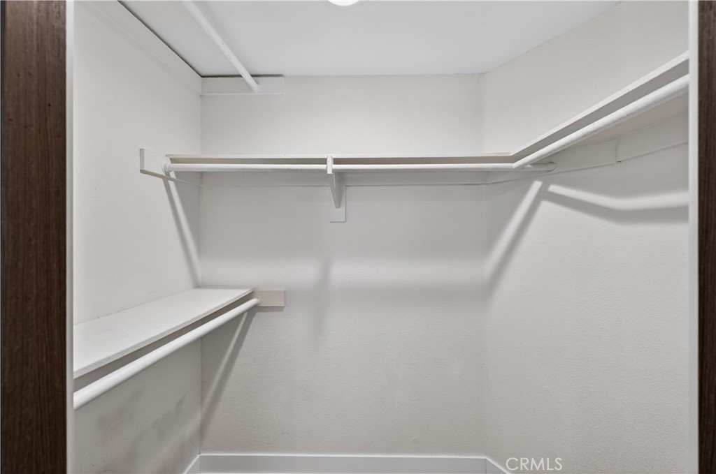 https://media.crmls.org/medias/61963890-f15f-4658-a0fb-daade0664e38.jpg?preset=X-Large