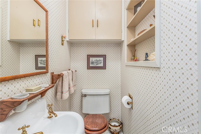 838 838 College Ave, Redlands CA: https://media.crmls.org/medias/6196bb12-3e30-49bc-b209-388d911c6dc7.jpg