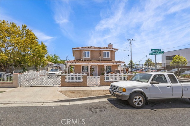 Detail Gallery Image 5 of 39 For 1709 S Townsend St, Santa Ana,  CA 92704 - 4 Beds | 2/1 Baths