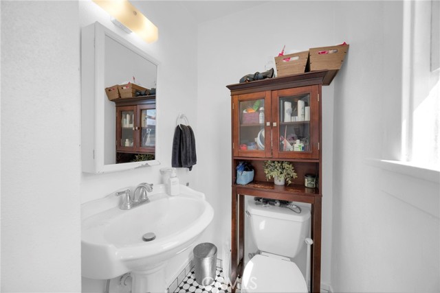 Detail Gallery Image 22 of 65 For 7612 7614 Pickering Ave, Whittier,  CA 90602 - 6 Beds | 4 Baths
