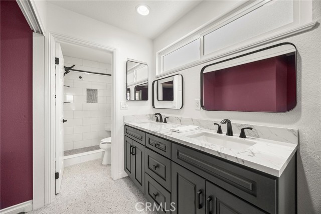 9461 Pier Drive, Huntington Beach CA: https://media.crmls.org/medias/6197a660-3b6e-424d-b1af-ec4b4db8481b.jpg