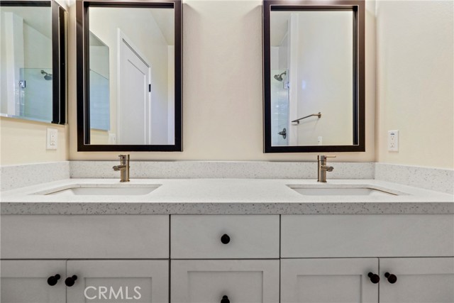 Detail Gallery Image 7 of 15 For 2043 Lincoln Ave, Torrance,  CA 90501 - 2 Beds | 2/1 Baths
