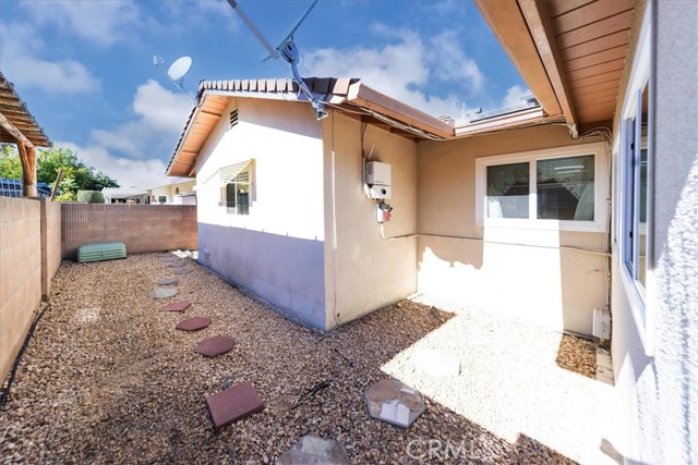 1561 Sandlewood Drive, Hemet CA: https://media.crmls.org/medias/61988516-72ab-473b-82c9-22b6438674d9.jpg