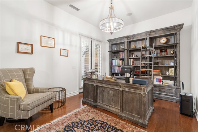 Detail Gallery Image 14 of 37 For 26910 Mirasol St, Valencia,  CA 91355 - 5 Beds | 5 Baths