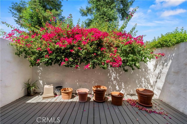 4359 Park Corona, Calabasas CA: https://media.crmls.org/medias/6198bf1b-1789-48b4-8b18-89242aca3a13.jpg