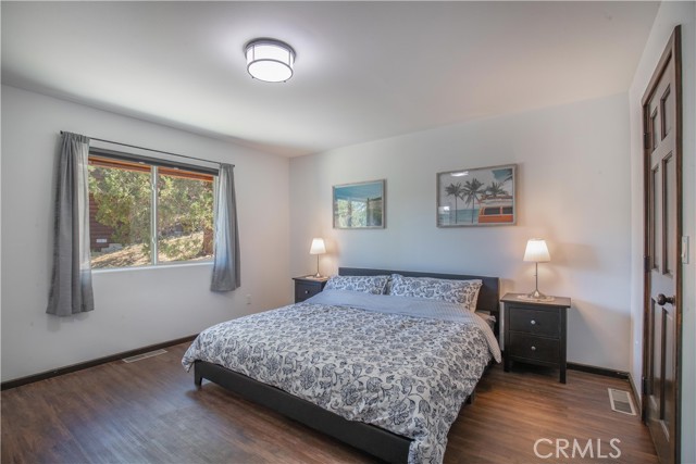 Detail Gallery Image 12 of 41 For 474 Lakewood Ln, Big Bear Lake,  CA 92315 - 3 Beds | 2 Baths