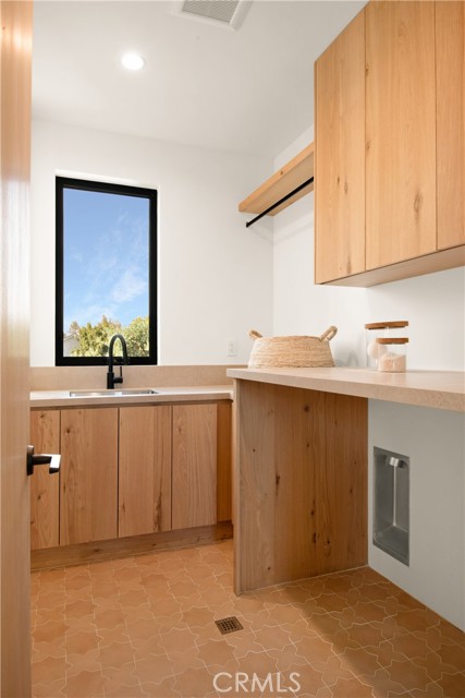 Detail Gallery Image 22 of 22 For 4500 Calhoun Ave, Sherman Oaks,  CA 91423 - 4 Beds | 4/1 Baths