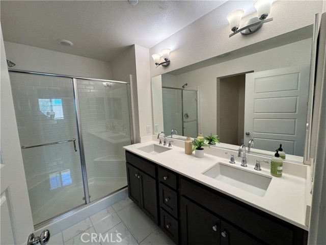 Detail Gallery Image 12 of 35 For 12745 Watt Ln #B,  Sylmar,  CA 91342 - 4 Beds | 3/1 Baths