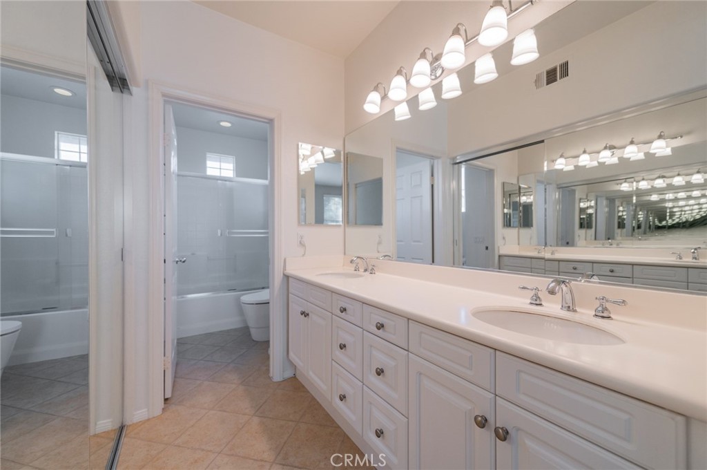 MLS #OC25278125 image #16