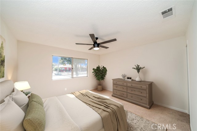 Detail Gallery Image 8 of 19 For 1000 Shellie Ln, Hemet,  CA 92543 - 2 Beds | 2 Baths