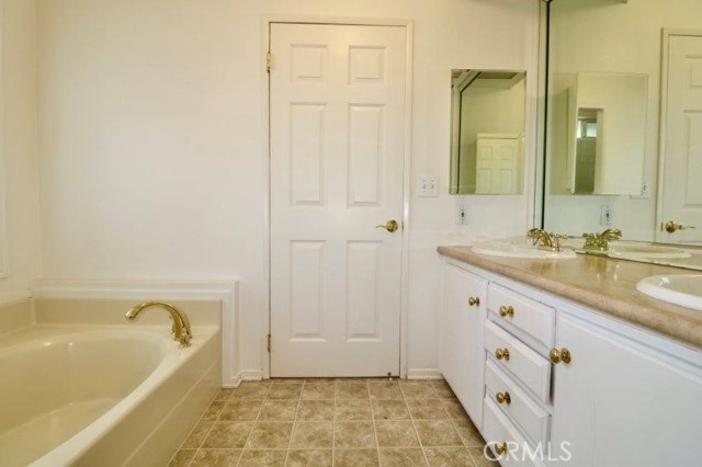 property-img