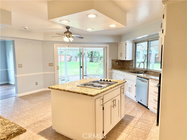 Detail Gallery Image 13 of 53 For 5561 Brighton Ct, Atwater,  CA 95301 - 3 Beds | 2/1 Baths