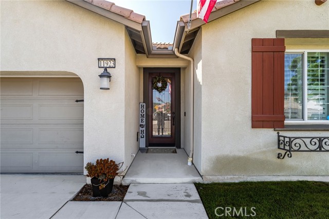 Detail Gallery Image 4 of 46 For 11923 Meander Way, Jurupa Valley,  CA 91752 - 4 Beds | 2 Baths