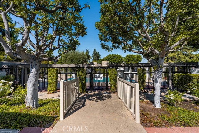 Detail Gallery Image 40 of 43 For 12203 Santa Gertrudes Ave #11,  La Mirada,  CA 90638 - 4 Beds | 2/1 Baths