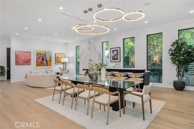 15231 Greenleaf Street, Sherman Oaks CA: https://media.crmls.org/medias/619c6b75-b0fe-4711-916d-558a700777f7.jpg