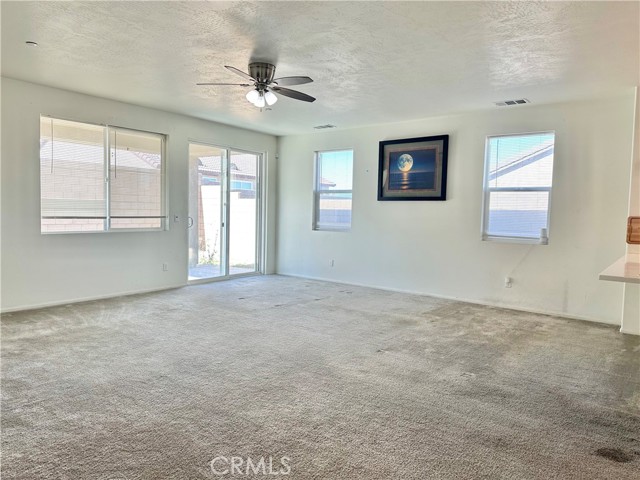 13224 6th, Victorville CA: https://media.crmls.org/medias/619d752d-8a13-454f-afee-ba3a122fc8a4.jpg